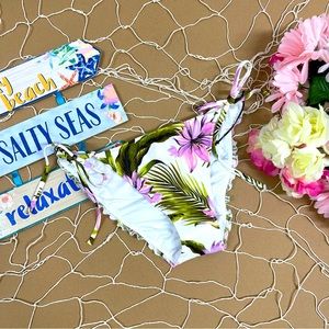 🌴TROPICAL LOW COV CHEEKY BIKINI BOTTOMS